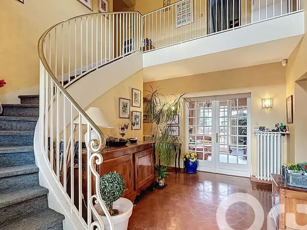 Maison 8 pièces 262 m²