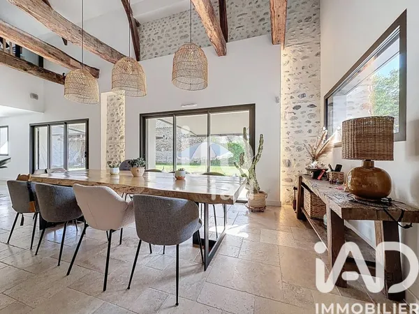 Maison 5 pièces 250 m²