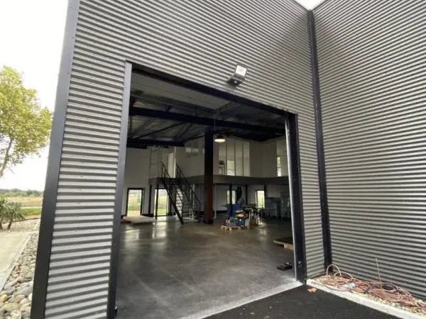 Local 3 pièces 270 m²