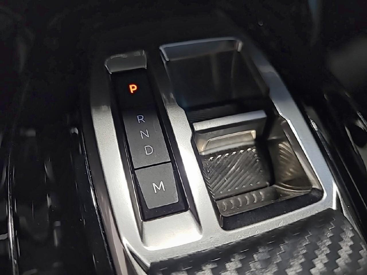 Peugeot 2008 hybrid 145 ch e-dcs6 allure — photo 19