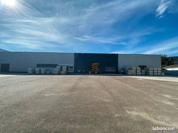 LOCAL D'ACTIVITE 986 m² SOTTEVILLE LES ROUEN