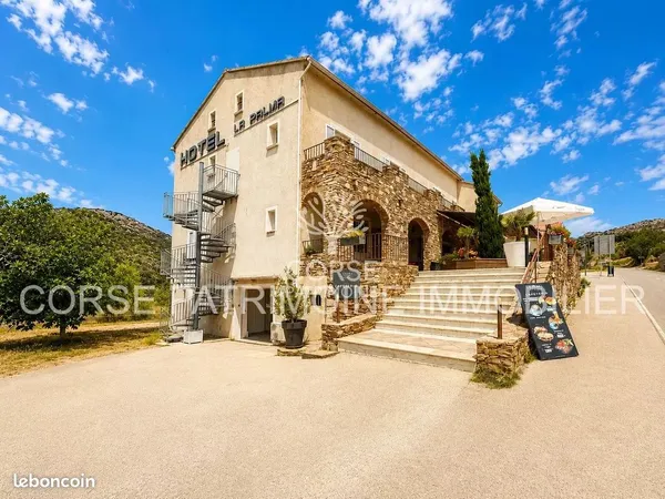 Boutique 822 m² Patrimonio