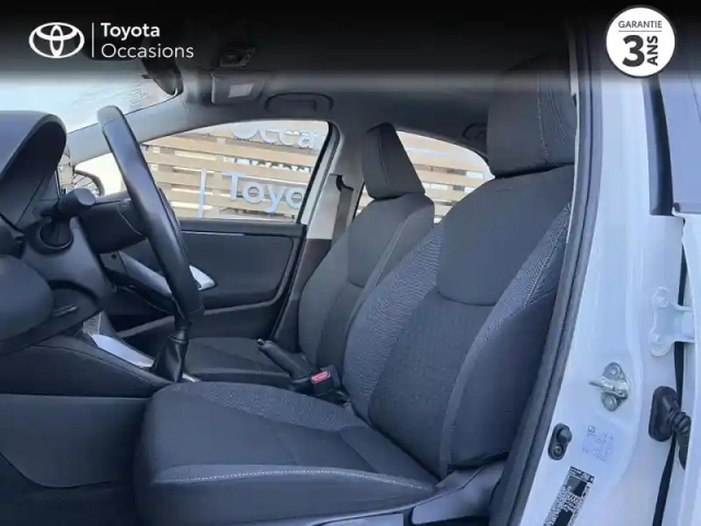 Toyota Yaris 70 vvt-i dynamic business 5p my22 — photo 11
