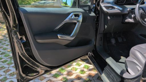Peugeot 2008 1.2 Puretech 130 Crossway - Allure – 2019 – 78124 km – Essence – Boîte Manuelle — photo 33