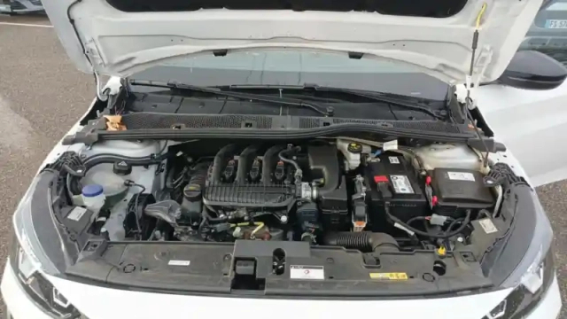 Peugeot 208 puretech 75 s&amp;s bvm5 — photo 52