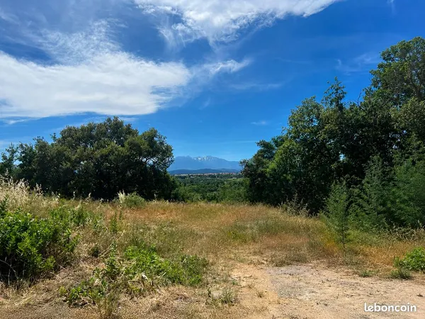 Terrain 4 faces 385 m² - vue Canigou