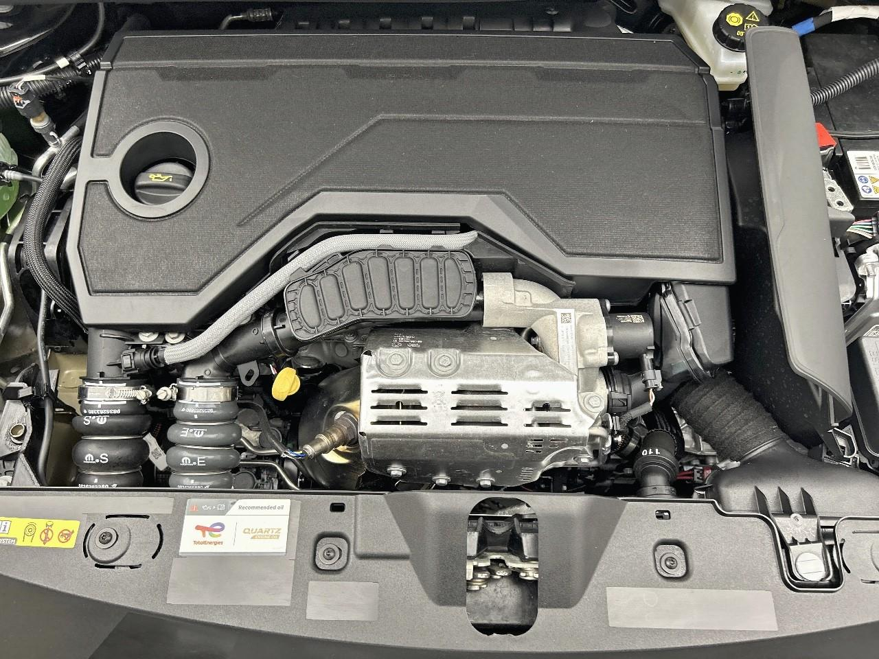 Peugeot 2008 hybrid 145 e-dcs6 style — photo 15