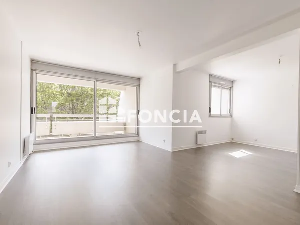 Appartement t3 78 m² avec terrasse, garage et cave