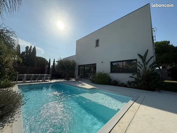 🏡 SAINT-CYPRIEN - Maison récente 180 m² avec piscine - 2 500 /mois
