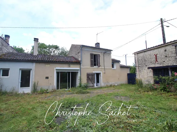 Maison avec fort potentiel, proche de Beauvoir sur Niort et Saint jean d'angély