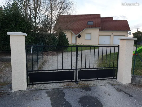 Particulier loue maison T6 de 121 m2 sur 10 ares de terrain plat, arboré et clos