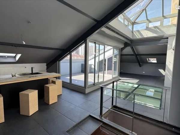 Local hôtel 266 m²