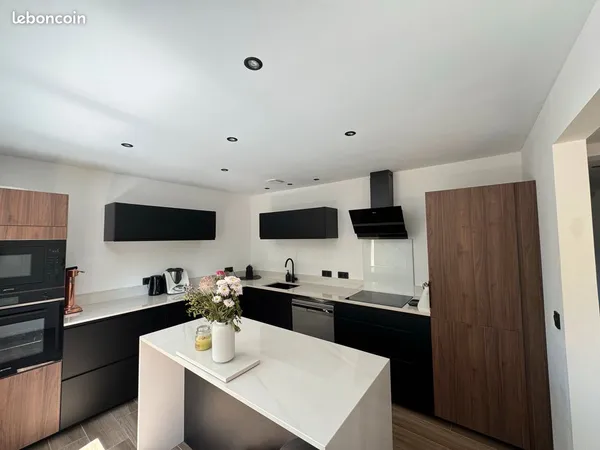 Maison rénovée, 150 m2 habitables, 4 chambres, sur sous-sol complet