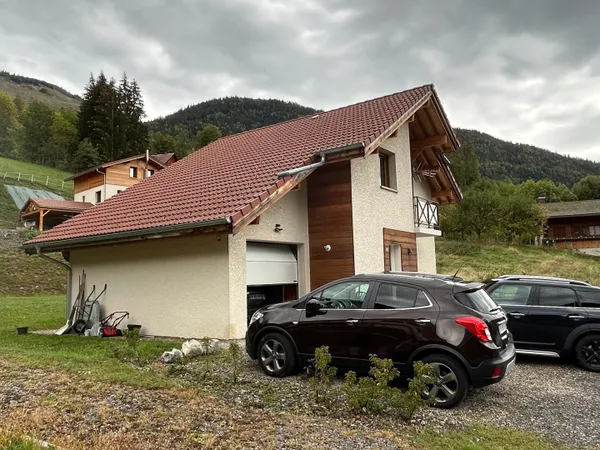 Idéale pour une famille, équipements recents, gros potentiel du terrain
