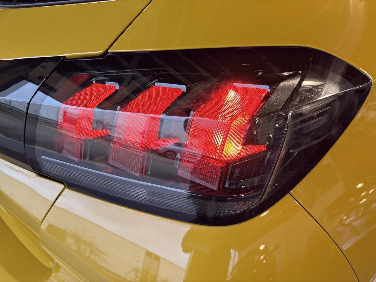Peugeot 208 puretech 75 s&s bvm5 style — photo 17