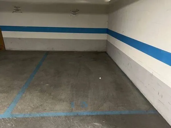Parking 12 m²