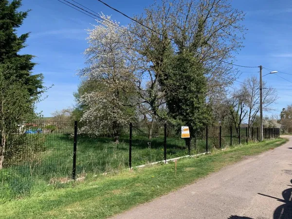 Terrain plat constructible 1 ou 2 maisons