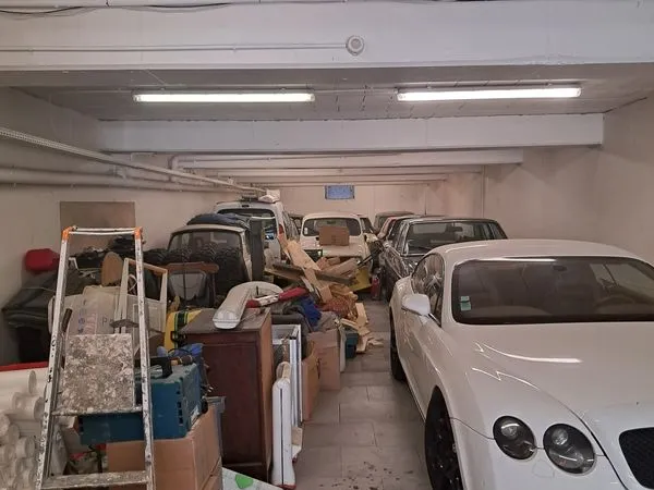 Garage 220 m2