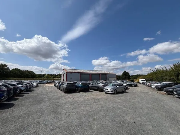 Local d'activité 450 m²