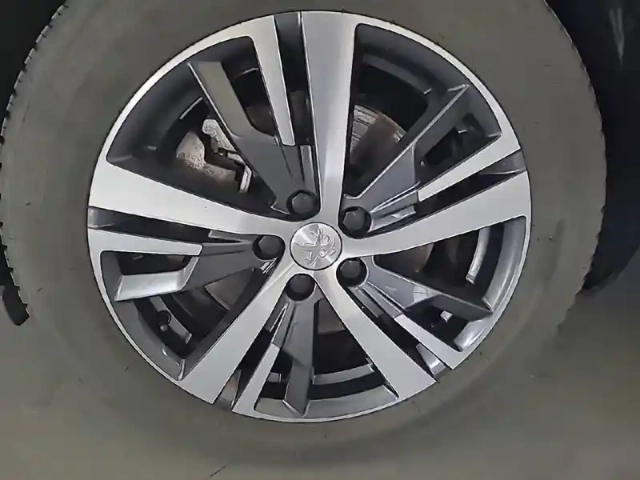Peugeot 3008 hybrid 225 e-eat8 — photo 13