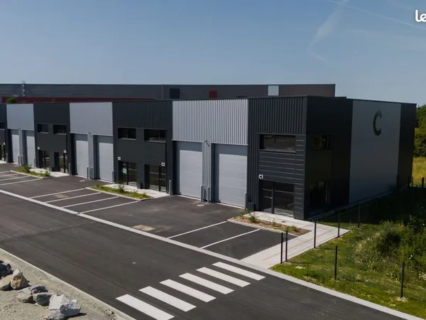 Local 195 m² Grandchamp-des-Fontaines