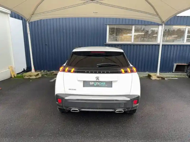 Peugeot 2008 puretech 130 s&amp;s eat8 — photo 6