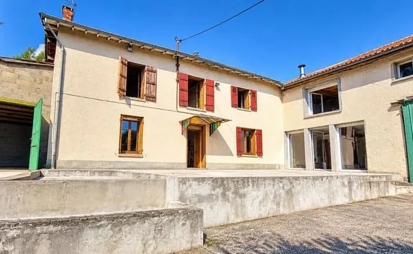 Maison 9 pièces 380 m²