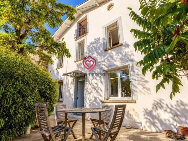 Charmante maison de village avec superbe vue dégagée à Cailhau