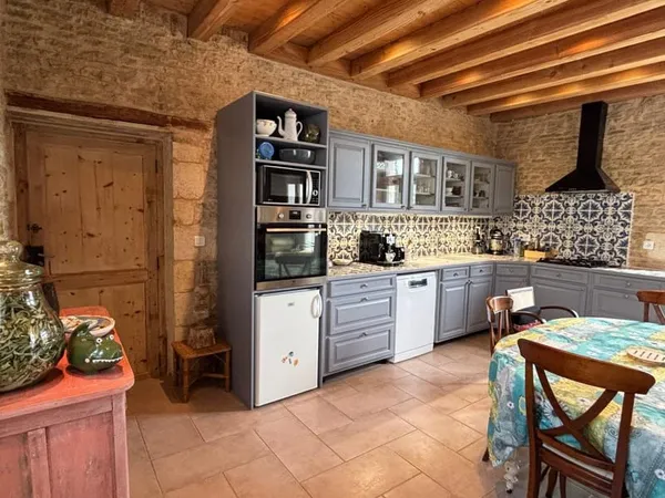 Propriété d'exception au coeur du village de Saint-Georges-d'Oléron