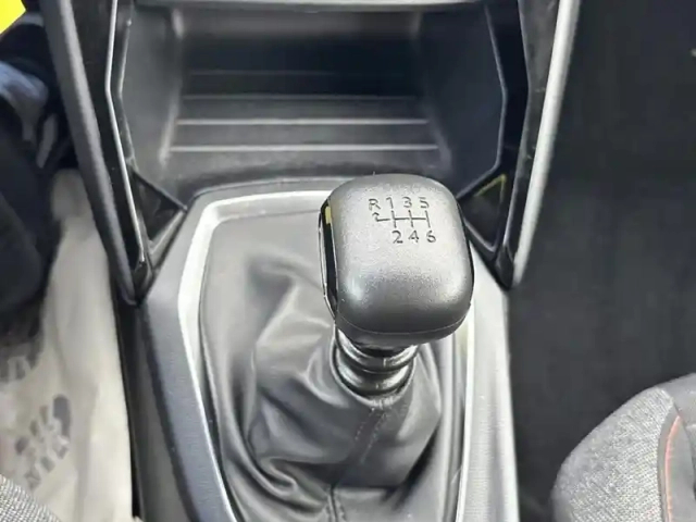 Peugeot 2008 puretech 100 s&amp;s bvm6 active pack — photo 24