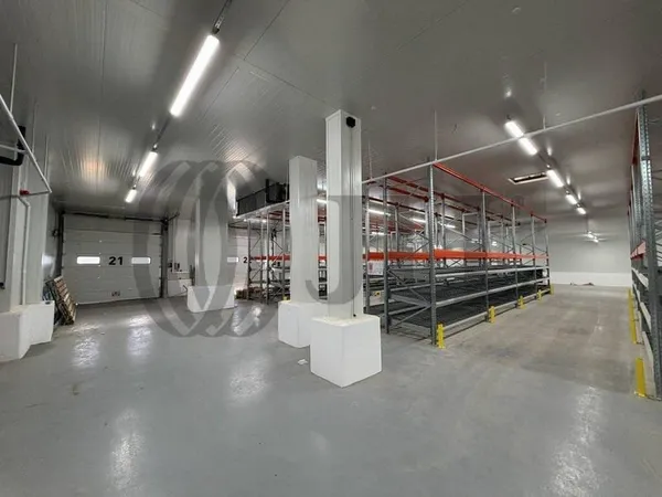 Local d'activité 1830 m²