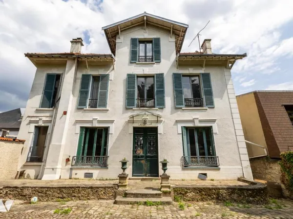 Maison 11 pièces 350 m²