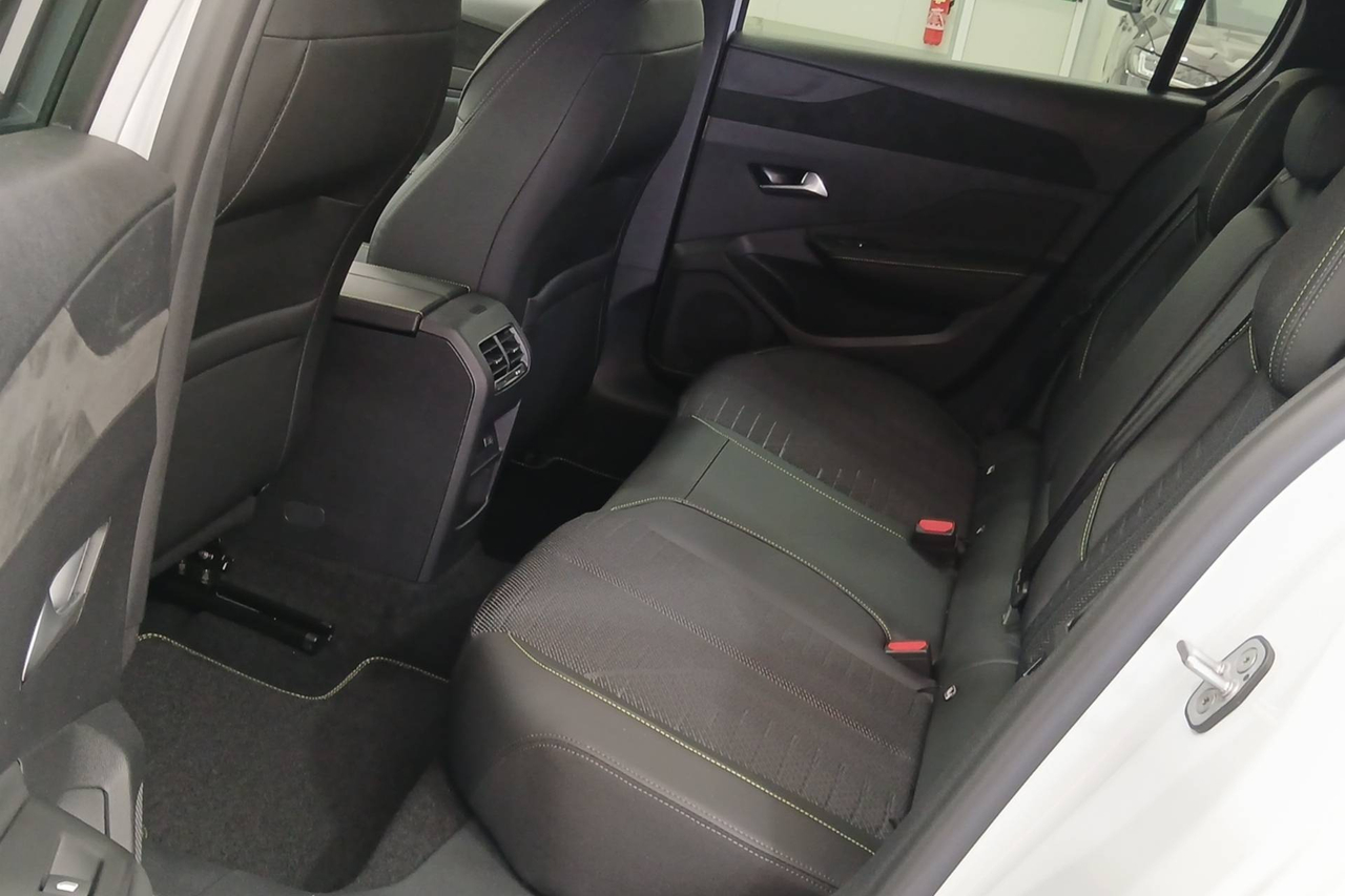 Peugeot 308 — photo 11