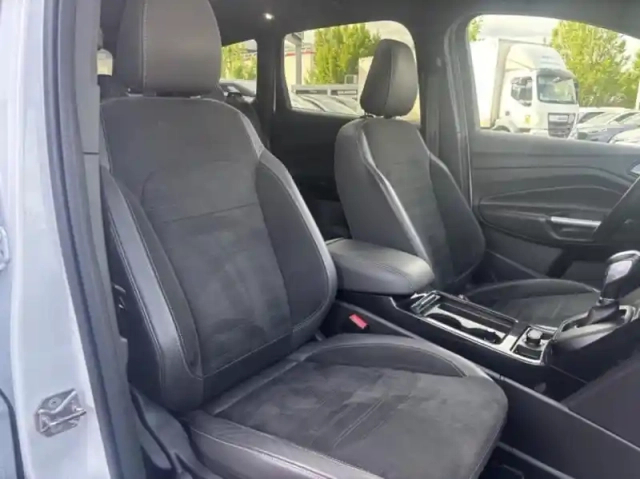 Ford Kuga 2.0 tdci 180ch stop&amp;start st-line 4x4 powershift — photo 11
