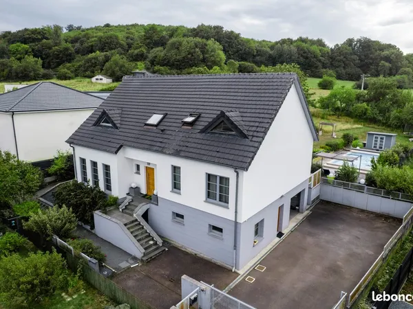 Maison Familiale 245 m² — Terrain 1 800 m² — Piscine, et espaces bien-être - Volmerange-les-mines