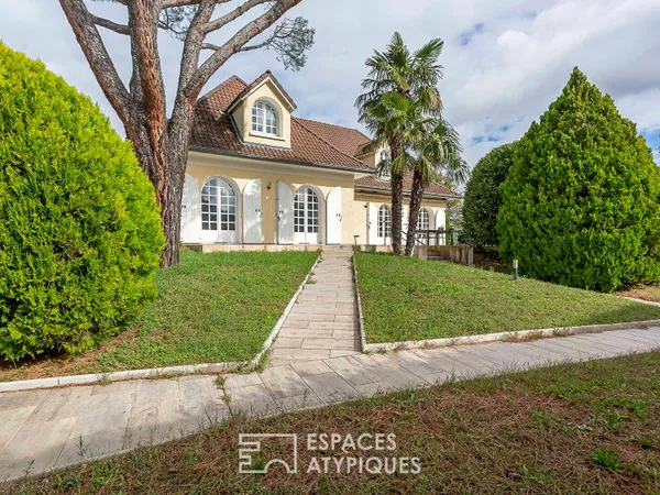 Maison familiale avec jardin et piscine