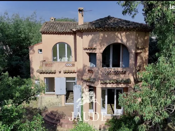 Propriété 6 pièces 140 m²