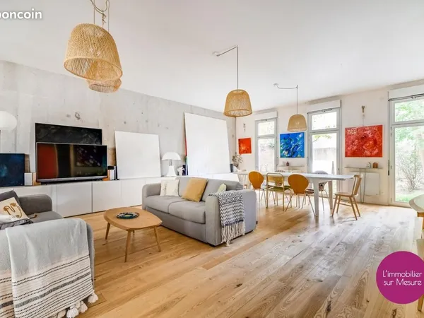 Bureau 130 m²