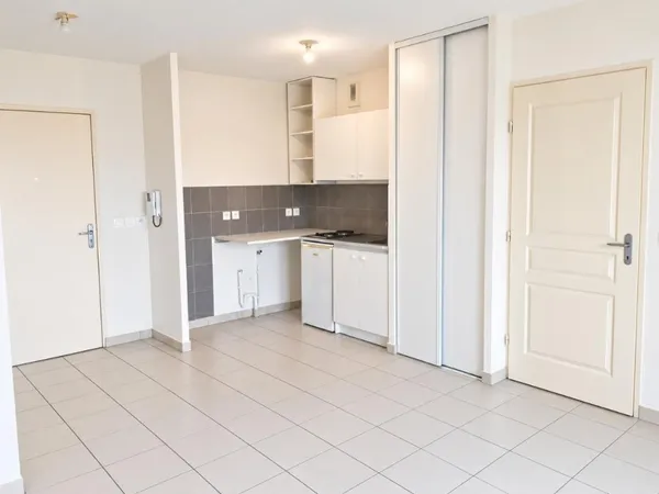 T2 avec parking et balcon à LA SEYNE SUR MER résidence VILLA PALOMA
