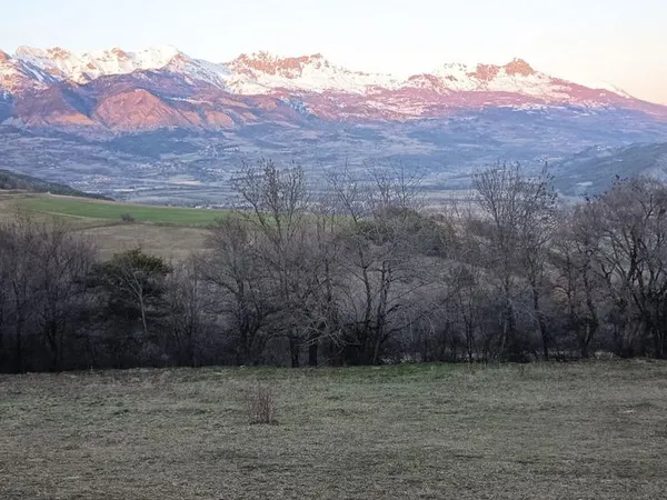 Terrain 1576 m² Avançon
