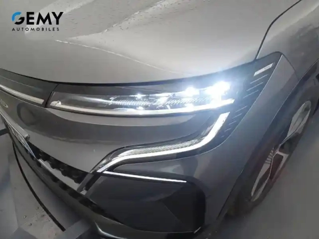 Renault Megane e-tech ev60 220 ch super charge — photo 16