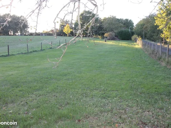 Terrain 1050 m² Saint-Capraise-de-Lalinde