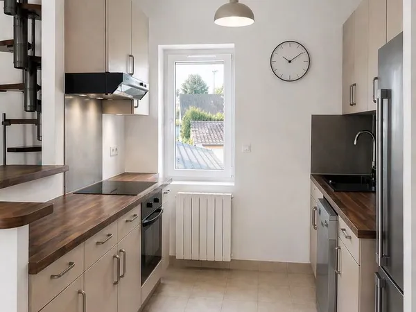 Duplex traversant lumineux ? beaux volumes ? vieux Torcy
