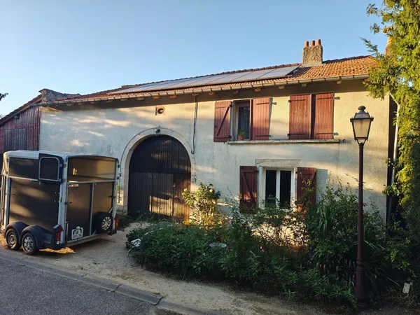 Maison 116 M2 , terrain 1860 M2 , 3 chambres , 4 pieces , de nombreuses dépendances ideale pour pass