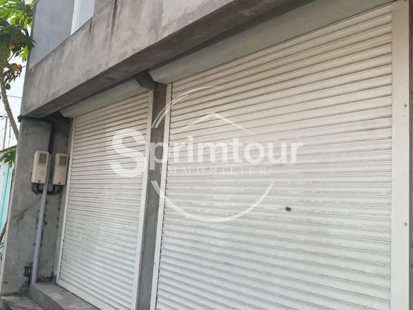 SAINT-FRANCOIS - Local commercial en centre ville