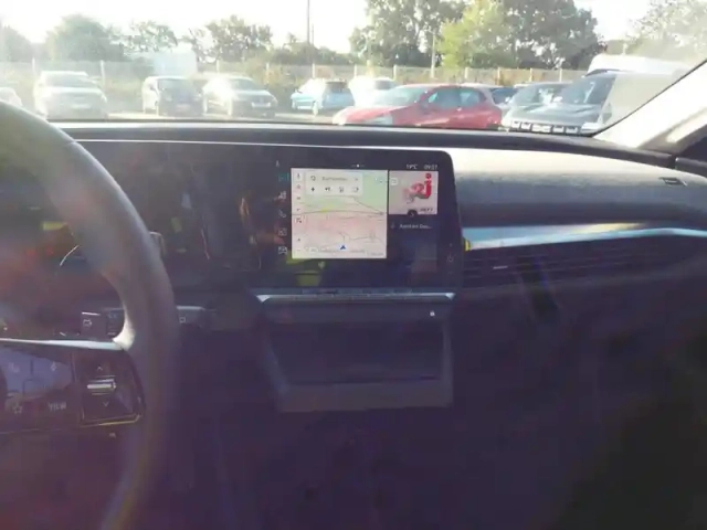 Renault Megane e-tech ev60 130ch super charge — photo 14