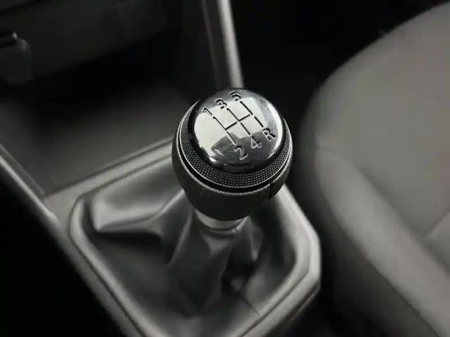 Dacia Sandero sce 65 — photo 22