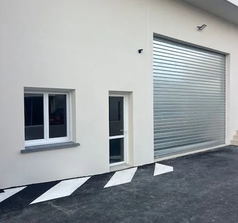 Local d'activité Entrepôt 115m²