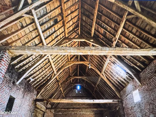 Grange cathédrale du XVIIIe siècle - 220 m² - Cour intérieure - Pigeonnier - Terrain 1 795 m²