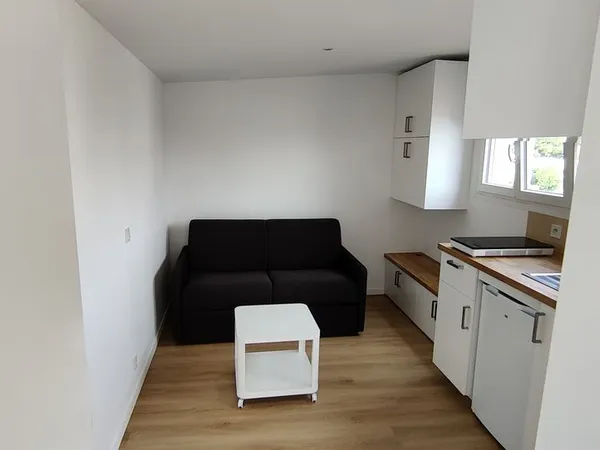 Studio meublé + terrasse + parking